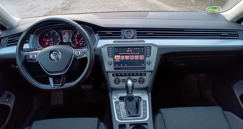 Volkswagen Passat cena 57400 przebieg: 147000, rok produkcji 2016 z Gubin małe 277